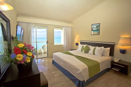 Aquamarina Beach Resort, Room