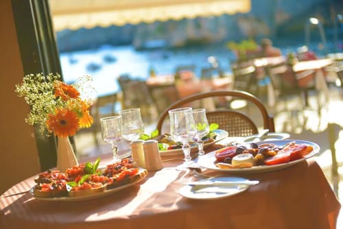 Saint Patrick's Hotel, Restaurant