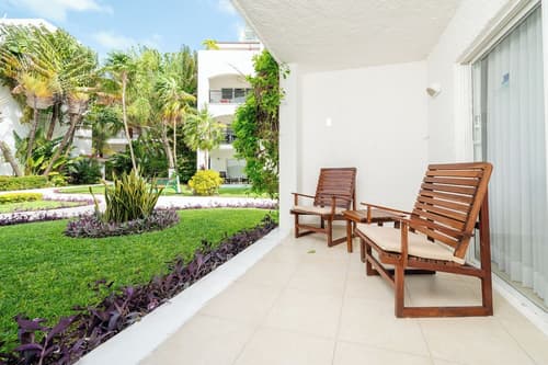 Beachscape Kin ha Villas & Suites, Terrace/patio