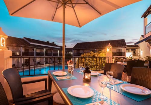 Hotel Ona Diana Park, Food and drink