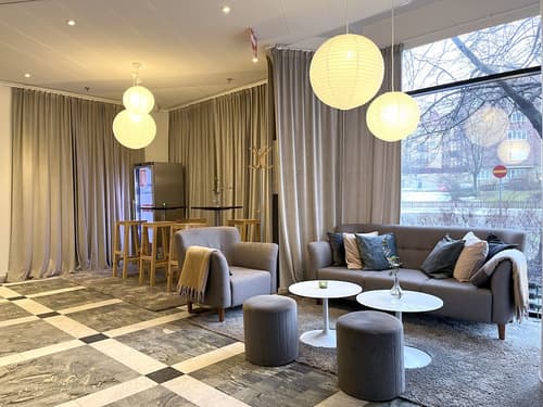 2Home Hotel Apartments, Lobby sitting area