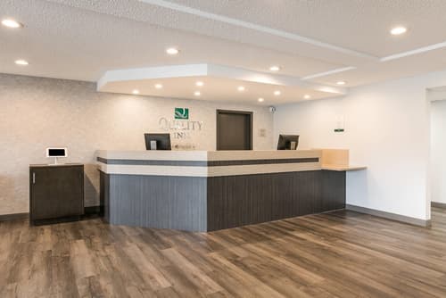 Quality Inn, Lobby