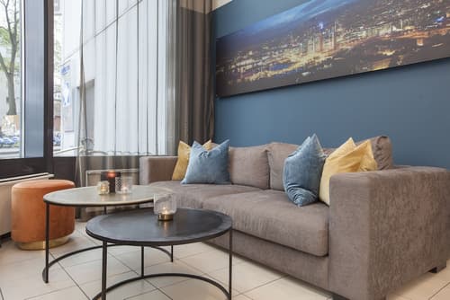 Anker Hotel, Reception