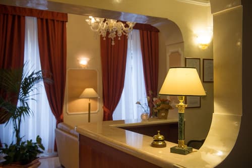 Strozzi Palace Hotel, Reception