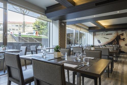 HF Tuela Porto, Restaurant