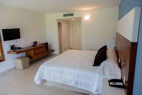 Viva Fortuna Beach by Wyndham, A Trademark All Inclusive, Room