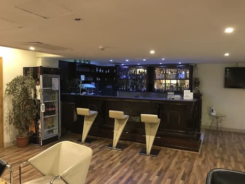 The Windsor Hotel, Bar (on property)