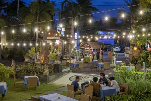 Truntum Kuta, Restaurant