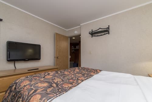 Douglas Fir Resort and Chalets, Room