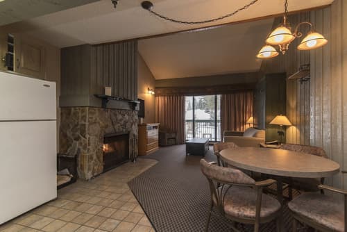 Douglas Fir Resort and Chalets, In-room dining