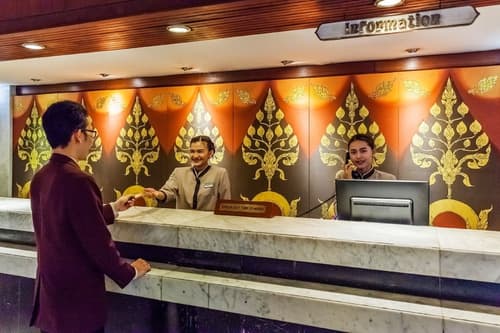 Bangkok Palace Hotel, Reception