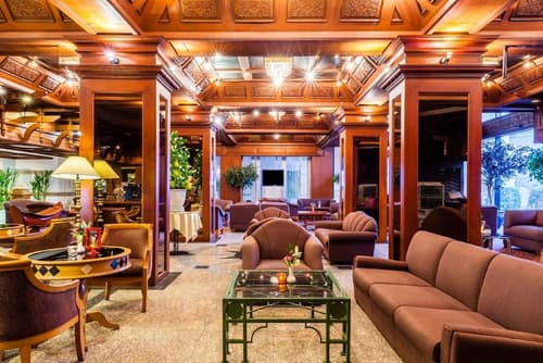 Bangkok Palace Hotel, Lobby sitting area