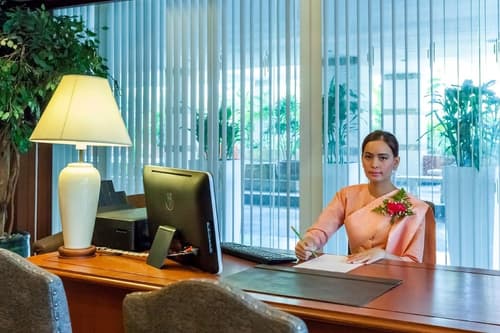 Bangkok Palace Hotel, Reception