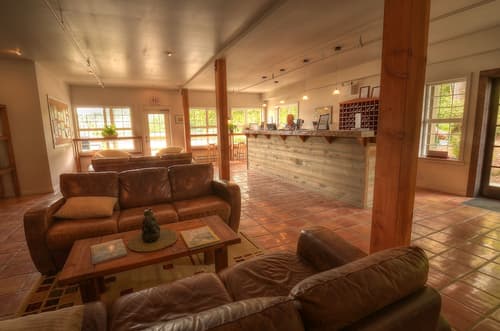 Waters Edge Shoreside Suites, Reception