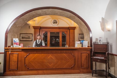 Hotel La Pace, Reception