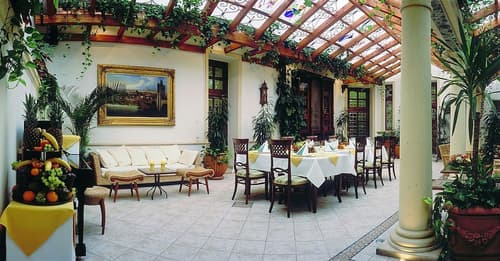 Green Garden Hotel, Restaurant