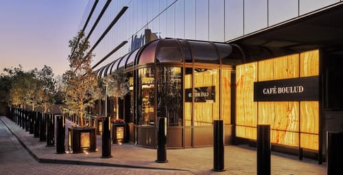 Four Seasons Hotel Riyadh, Dining