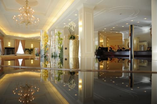 Grand Visconti Palace, Lobby