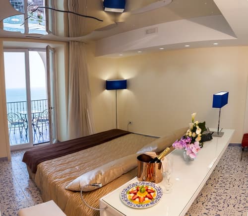 Lloyd's Baia Hotel, Room