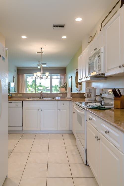 GreenLinks Golf Villas at Lely Resort, Private kitchen