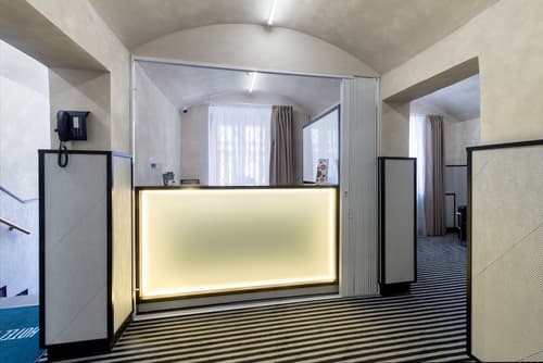 Hotel White Lion, Reception