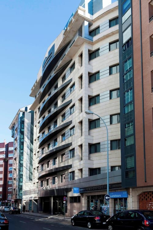 AC Hotel León San Antonio by Marriott, Exterior