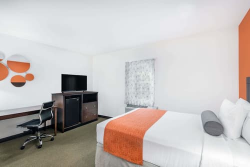 Howard Johnson by Wyndham Quincy/Boston, Room