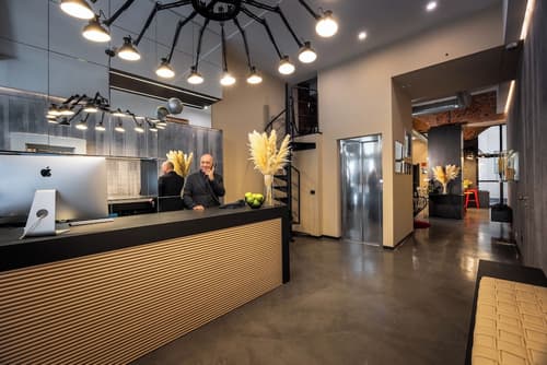 Globus Urban Hotel, Reception