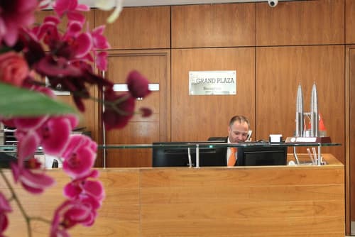 Grand Plaza Serviced Apartments, Reception