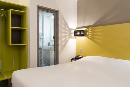 ibis Styles Nice Vieux Port, Room