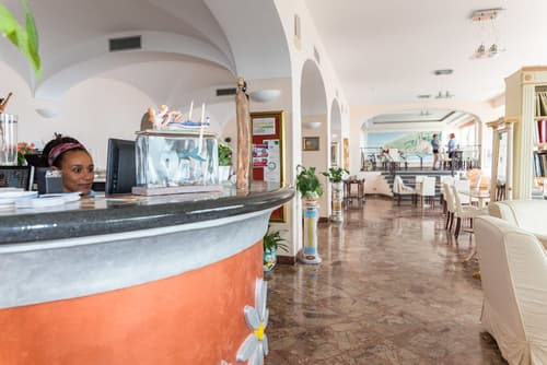 Hotel Margherita, Interior entrance