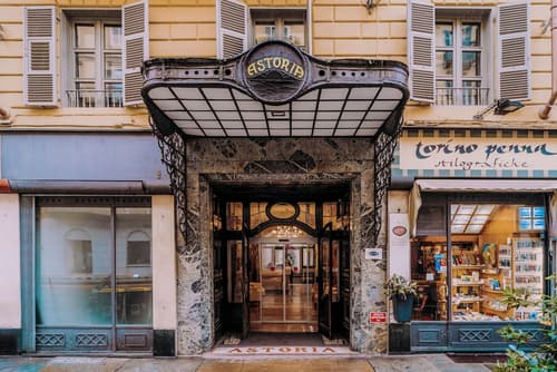 Hotel Astoria, Primary image