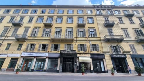 Hotel Astoria, Front of property