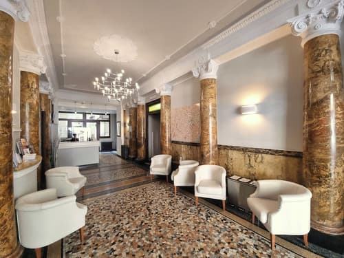 Hotel Astoria, Lobby