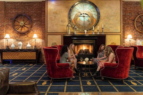 Argonaut Hotel, Lobby sitting area