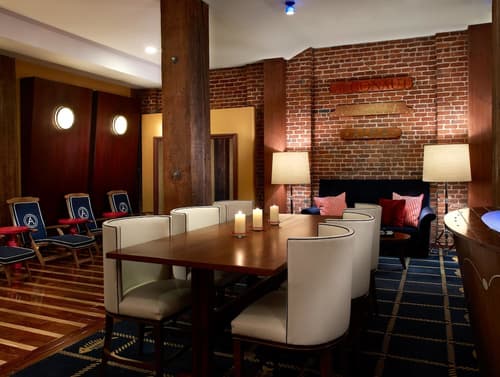 Argonaut Hotel, Lobby