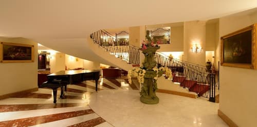 Grand Hotel Barone Di Sassj, Lobby