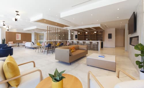 Strata Hotel, Lobby sitting area