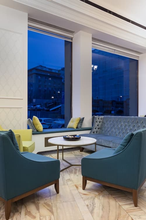 Hotel Capitol, Lobby