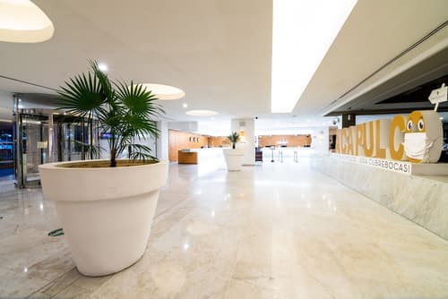 Hotel Emporio Acapulco, Reception