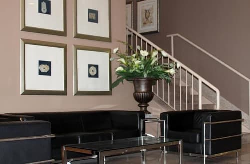 Red Lion Inn and Suites, Lobby