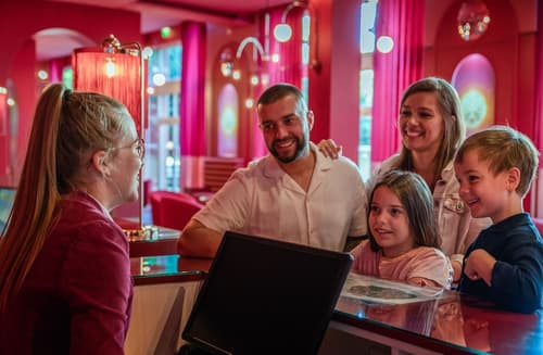 Grand Magic Hotel Marne La Vallée, Reception