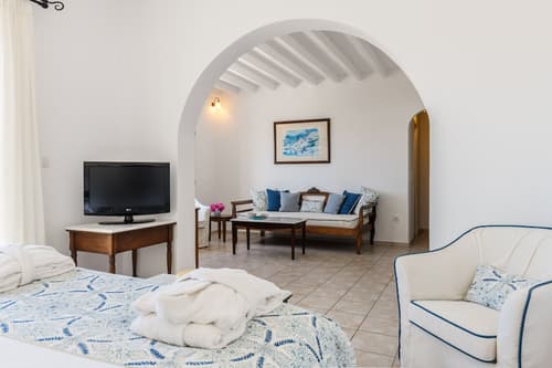 Pelican Bay Hotel, Room