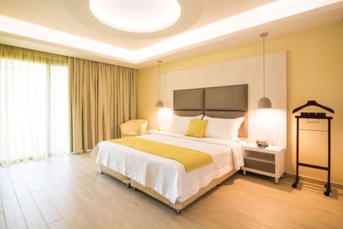 Atlantis Hotel, Room