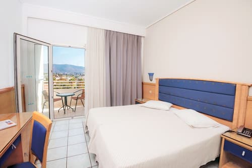 Atlantis Hotel, Room