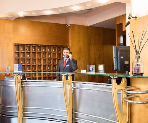 Best Western Plus Hotel Plaza, Reception