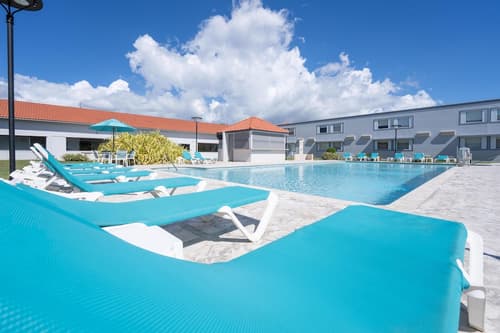 Spark by Hilton Ponce, Pool