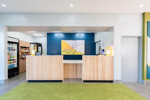 Spark by Hilton Ponce, Reception