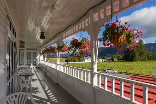 Heartland Hotel Fox Glacier, Porch