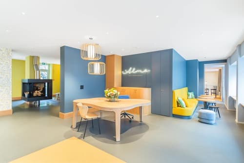 Alma Hotel, Primary image